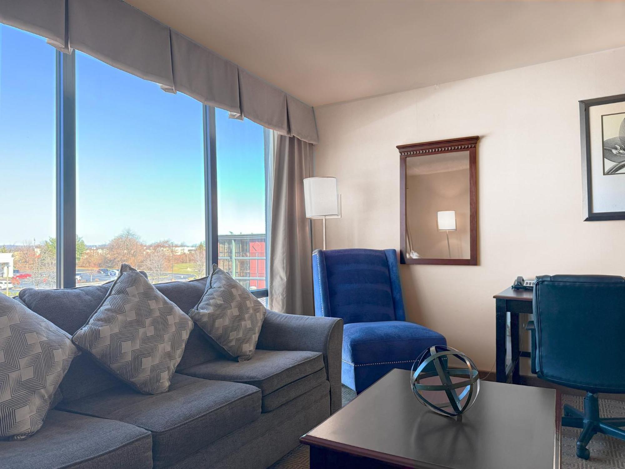 Holiday Inn South Plainfield-Piscataway By Ihg Экстерьер фото